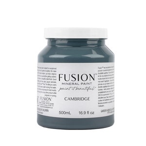 Cambridge Fusion minerale verf; Een diep verweerde blauwe kleur, meubelverf, woondecoratieverf, handgemaakt decor, antieke meubels.