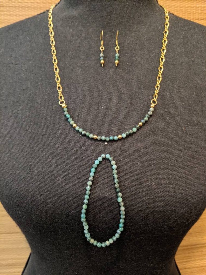Stretch Bracelet and Earrings Set Emerald Necklace