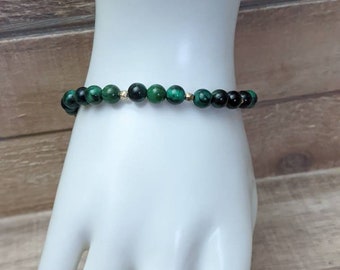 Green Tiger's Eye Beaded Bracelet. Tiger's Eye Bracelet. Green and Gold Beaded Stretch Bracelet. St. Patrick's Day Colored Bracelet.