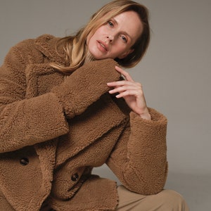 Kaelia camel teddy fur bomber jacket best sale