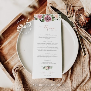 Peut inclure: Une carte de menu aquarelle avec des illustrations florales dans des tons de rose, jaune et vert. Le menu propose une entrée, un plat principal, un dessert et des boissons. Le texte indique "Original Artwork Painted by Me" et "Menu".