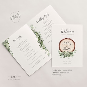 Könnte beinhalten: Hochzeitszeremonie-Programm mit grünem und weißem Blumendesign. Das Programm enthält die Reihenfolge der Ereignisse, den Namen des Standesbeamten und die Namen der Hochzeitsgesellschaft. Das Programm enthält auch den Text "Willkommen zu unserer Hochzeit" und die Namen der Braut und des Bräutigams, Ashley und Brian.