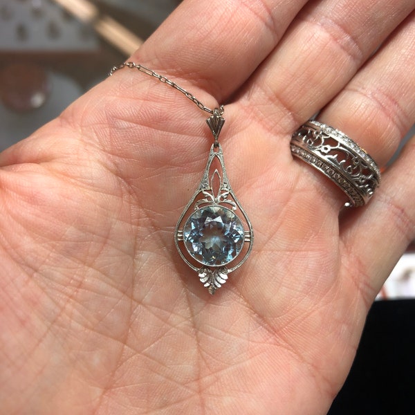 Vintage ART DECO PLATINUM genuine aquamarine pendant and platinum necklace 16 inches