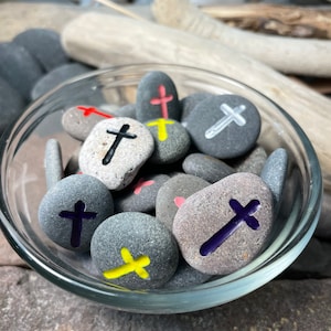 Micro-Pocket Cross - (3 stones)