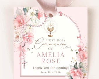 Pode incluir: Etiqueta de favor de primeira comunhão floral rosa com um cálice branco e o texto "Primeira Santa Comunhão de Amelia Rose" e "Obrigado por vir! 18 de junho de 2026".