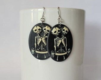 Hypoallergenic Resin Conjoined Twins Cameo Cabochon Dangle Earrings
