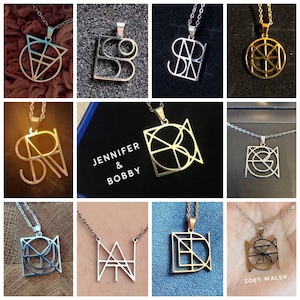 Namensmonogramm-Halskette + Kette + Box. Personalisierter Logo-Anhänger. Jubiläums-, Geburtstags- oder Abschlussgeschenk.