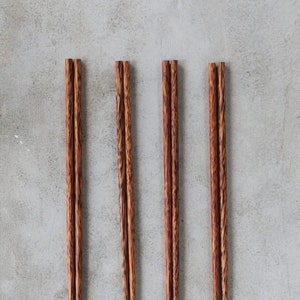 Coconut Wood Chopsticks (2 pairs)