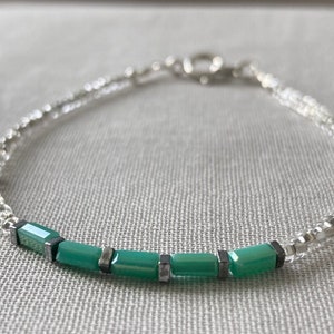 Bracelet perlé fait à la main, Bracelet en perles de verre, Bracelet perlé, Bracelet perlé à brin unique, Bracelet Dainty, Bracelet vert