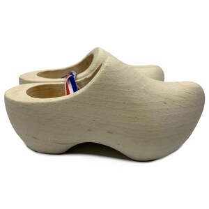 All-Wooden Round Toe Natural Poplar Dutch Clogs