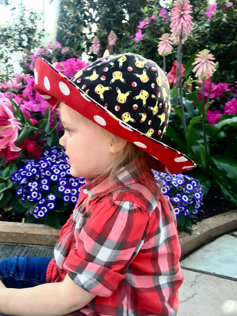 Children/'s Reversible Sun Hat Made From Pikachu Pokemon Fabric