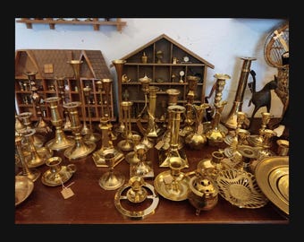 Candelabri vintage in ottone, stile retrò Mid-Century, decorazione d'altare antica, anni '50, '60, '70.