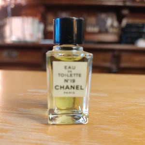 Chanel No. 19 Vintage Collectible Miniature edt 4 ml eau de toilette
