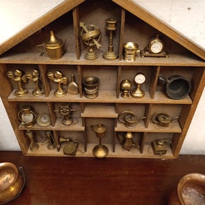 Miniaturas vintage de latón y bronce para casa de muñecas, coleccionables, estilo retro, decoración de altar antigua.