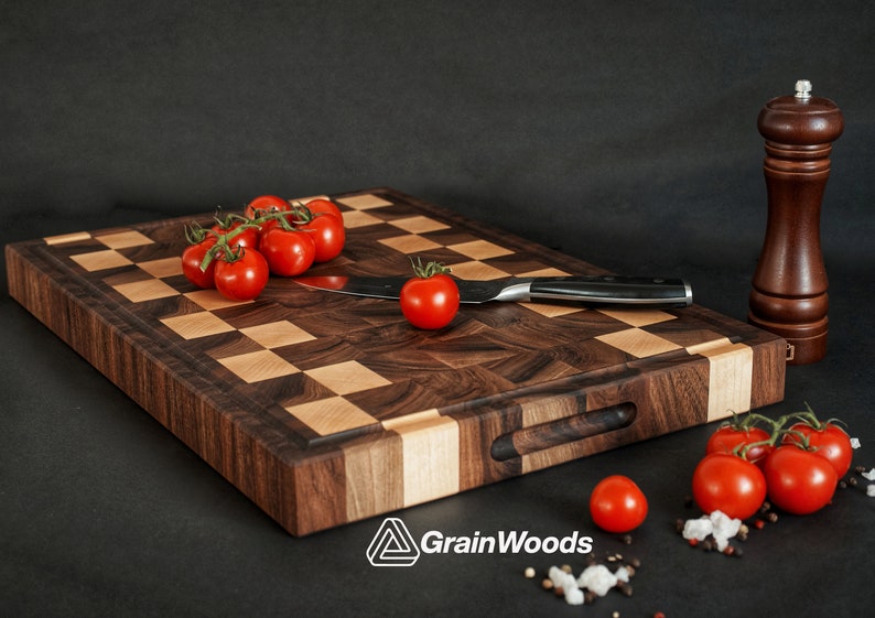 GrainWoods Cutting Board - Thumbnail 4