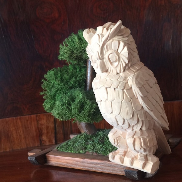 Hand Carved Wooden Figurine Statuette Owl Bird in Lime Wood 9 cm 3.5” Handcrafted Decorative Rustic Decor