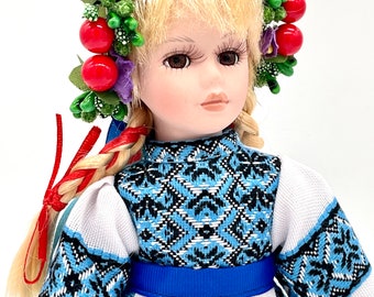 Blonde Mädchen ukrainische Puppe w / blaues Kleid Rock - 21 cm, 8,2 Zoll Handgefertigtes Porzellan Gesicht Hand bestickt ukrainisches Outfit