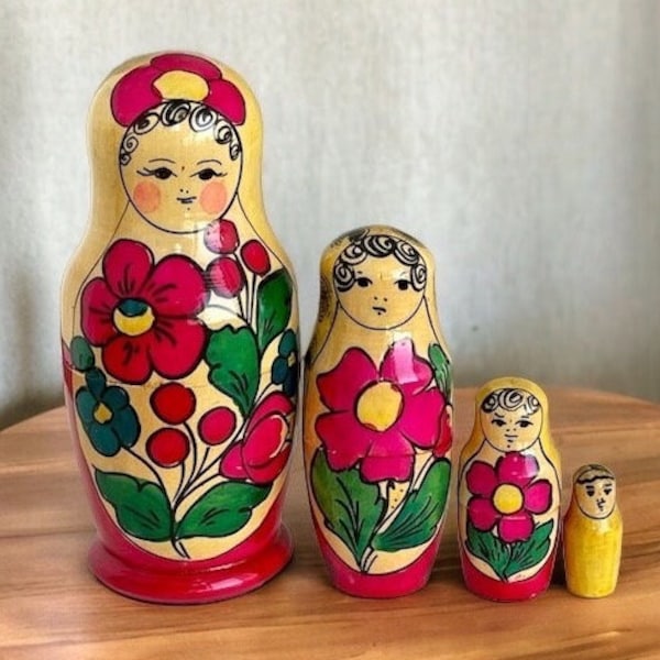 Vintage Soviet Russian Nesting  Doll Semenovskaya Matryoshka Wooden Primitive 4 pcs 5 in USSR ,1980’s