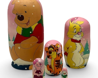 手描きのプーさんクマの入れ子人形：5ピースの木製マトリョーシカ