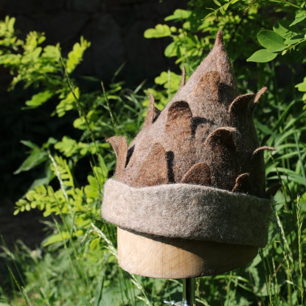 nature lover hat - chapeau de fête de la nature - cone - Zapfen- pine - pangolin - sauna Deckel - wald Kopfbedeckung - forest extravaganza