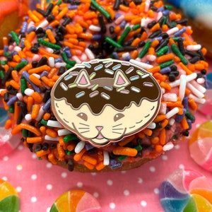 Lil&#39; Sweeties Do-Cat Donut (Chocolate) Pin