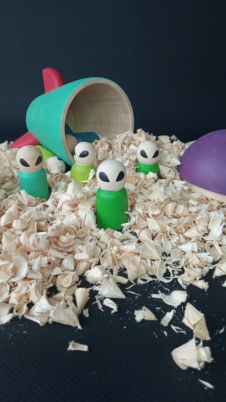 Wooden Rocket toy /& Alien peg dolls set Pretend Play Space Peg Doll Sensory Toys Wooden Space Toy Montessori Toys Imagination in space