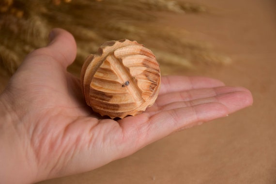 Wooden Juniper Riffled Ball Aroma Massage Tools Tactile Sensory Toy for Children Sujok Ball Naturing Relaxation Foot Body Massager Therapy