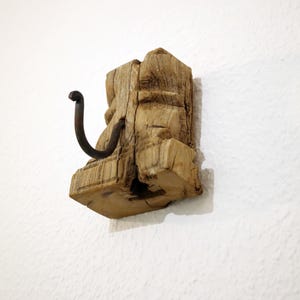 Muurhaken kapstokhaken kledinghaken handdoekhouder upcycling oud hout uniek