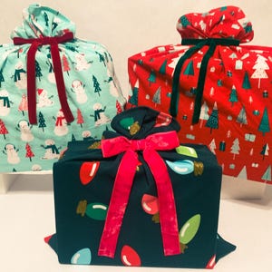 Fabric Gift Bag Set, Set of 3 Bags, Jersey Stretch Fabric Gift Wrap, Christmas Print, Reusable, Eco Friendly!