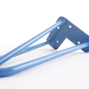 Blue Hairpin Leg
