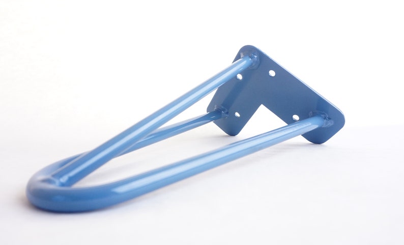 Blue Hairpin Leg