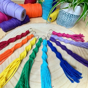 Big Macrame DIY Kit 27 keychains and 3 different patterns image 3