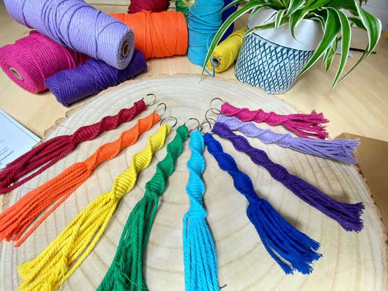 Big Macrame DIY Kit 27 keychains and 3 different patterns image 3
