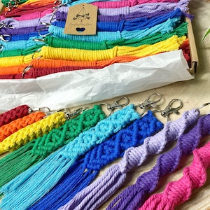 Big Macrame DIY Kit 27 keychains and 3 different patterns Personalised colours
