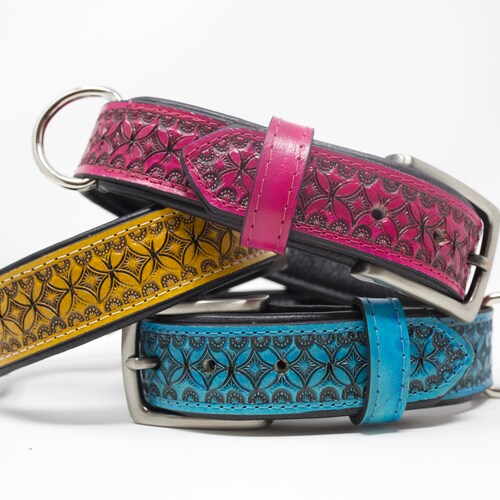 Gepersonaliseerde lederen halsband, luxe halsband, handgemaakte kwaliteit Herman eiken leer, geometrische stalen stempels, met de hand gesneden, met de hand bewerkt