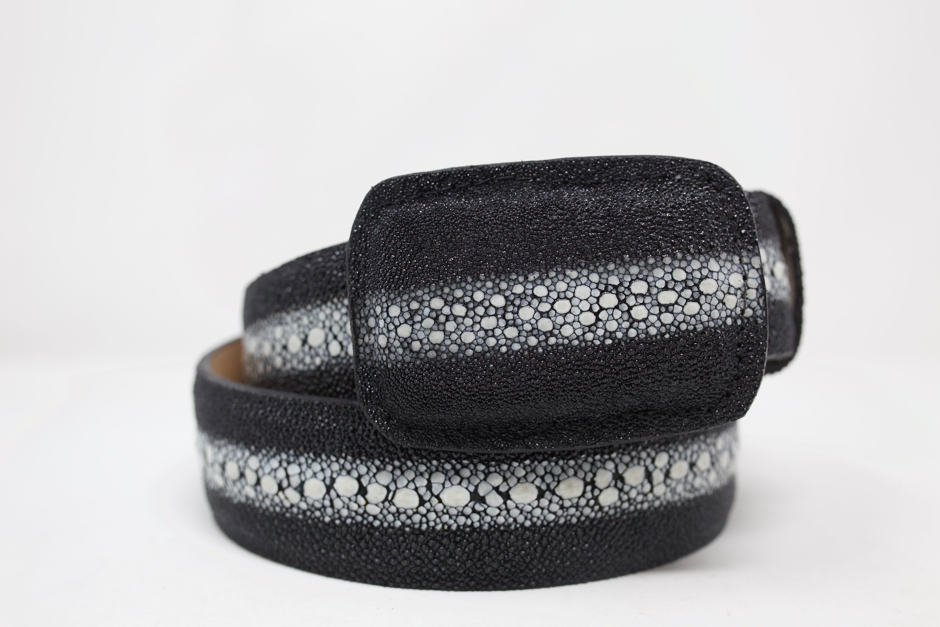 Stingray Textured Leather Belts Black / Prong