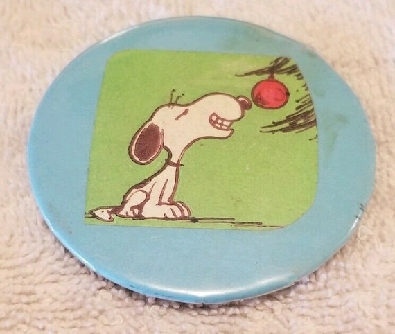 Snoopy Vintage Pinback Pin Collectible Button Badg