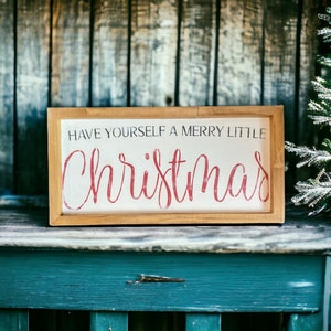 Merry Little Christmas Sign: Shabby Chic Distressed Wood Decor