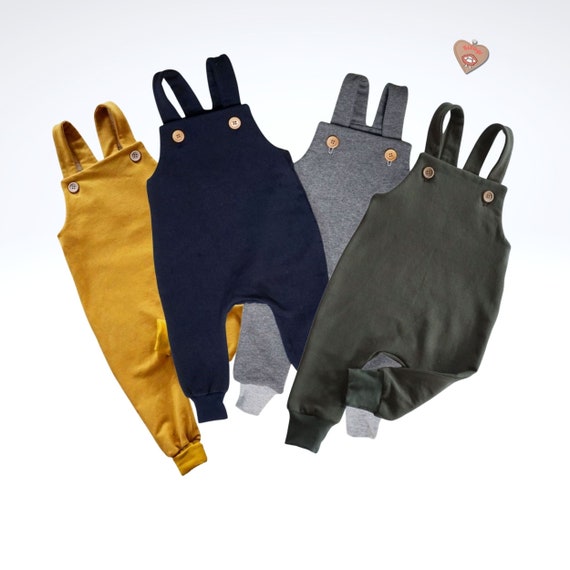 Kuschelige Baby Latzhose Baumwolle Sweat grau, blau, olivgrün oder senfgelb