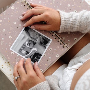 Pregnancy Journal Pregnancy Planner Gift for Expectant Mother, Floral Pregnancy Record Book 画像 4