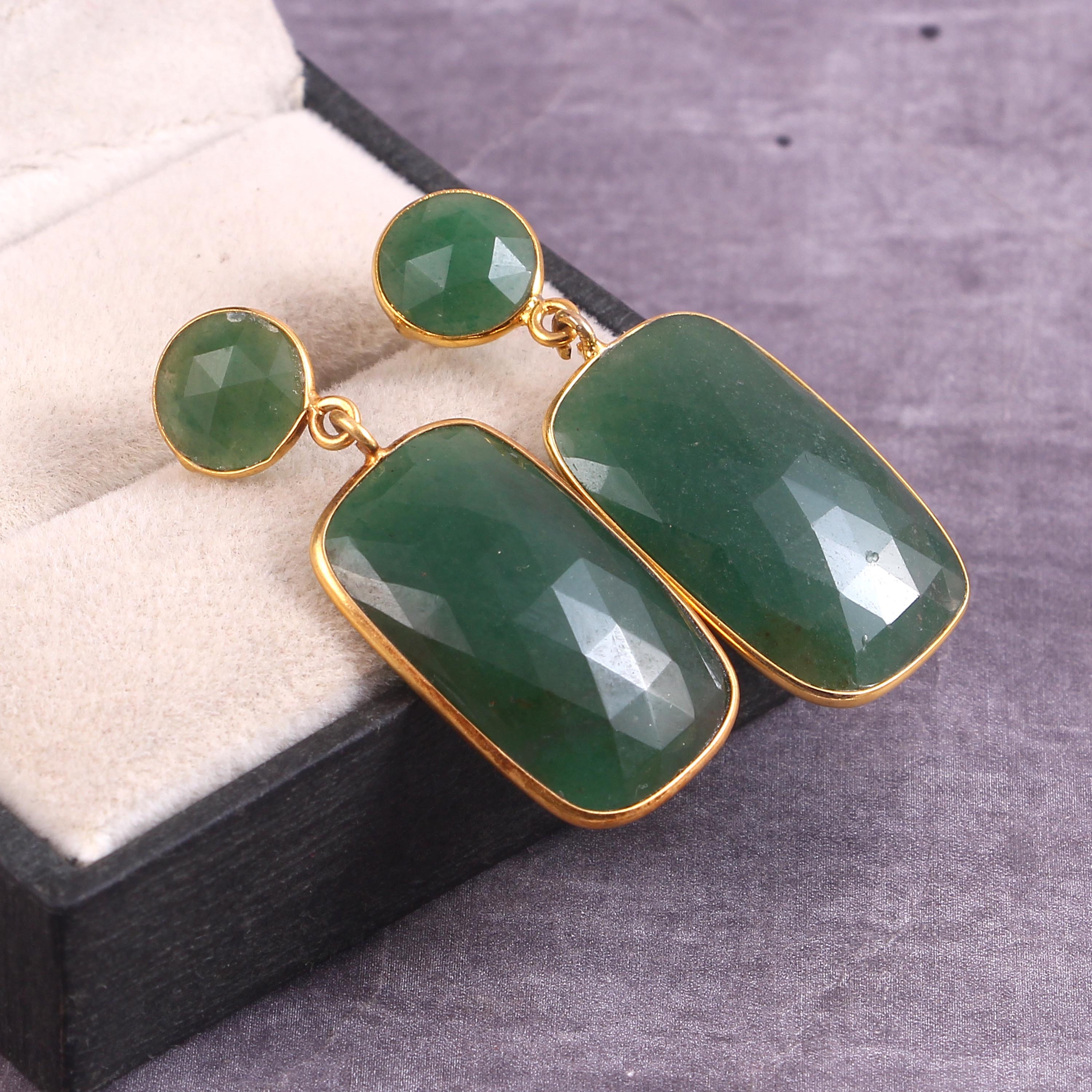Ein Paar Handgemachte Grüne Jade Perlenohrringe Mit 925 Silbernen