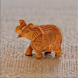 Hölzerne Wohnkultur Elefant-Statue FengShui Vastu Dekor Büro-Dekor Glücksbringer Elefant für Wohnzimmer FengShui geschnitzte Elefant-Abbildung