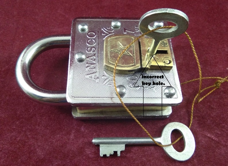 Indian Tricky Strong Durable Padlock Magic Secret Lock With Hidden key hole Heavy Iron Padlock Security Padlock 3 Keys Padlock i42-72 image 3