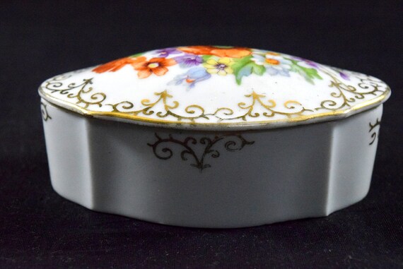 Beautiful  Antique Porclain Box - Old Decorative … - image 3