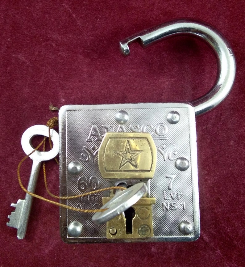 Indian Tricky Strong Durable Padlock Magic Secret Lock With Hidden key hole Heavy Iron Padlock Security Padlock 3 Keys Padlock i42-72 image 8