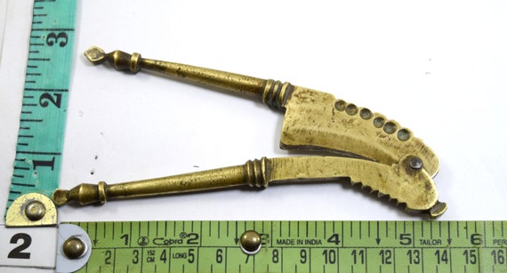Vintage Indian Collectible Brass Betel Nut Cutter Old Designed Tool  Decorative Indian Brass Areca Nut Cutter Wedding Gift. I12-149 