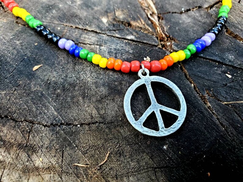 Handmade Bob Marley Reggae Style Peace Sign Necklace Rasta BeadsHippie PsychedelicBlack VariantPeace Sign PendantTrippy HippieBohemian