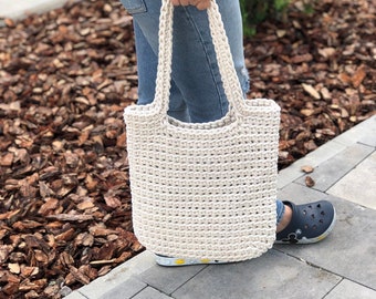 Casual beige medium size tote bag. Recycled cotton shoulder bag. Sustainable shopper