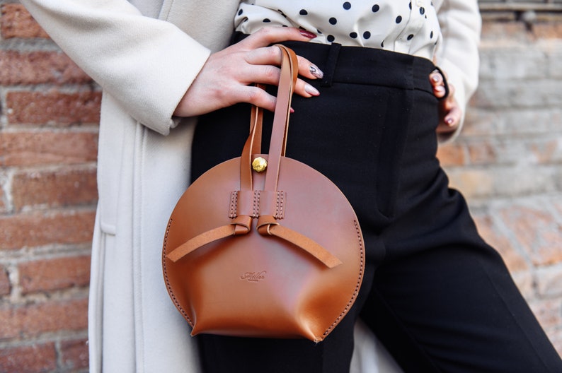 Unique Circle Clutch Bag, Evening handbag, Round Leather Bag, Evening Purse , Round Leather Purse, Evening Clutch in Black, Circle Bag image 6