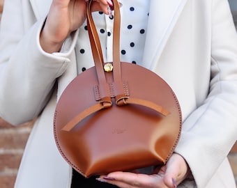 Unique Circle Clutch Bag, Evening handbag, Round Leather Bag, Evening Purse , Round Leather Purse, Evening Clutch in Black, Circle Bag